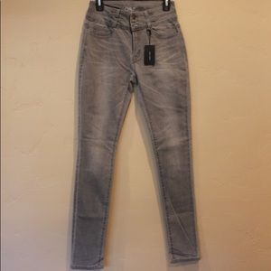 Grey High-Waisted Skinny Jeans